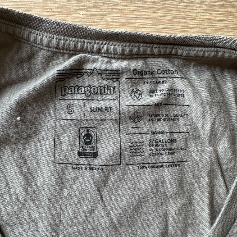 PATAGONIA - SHORT SLEEVE T-SHIRT - SIZE SMALL - WORN ONCE - Picture 5 of 5